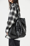 Wrinkle glossy big shoulder bag