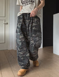Pattern rivet pintuck balloon cargo pants