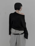 Solid loose-fit one-off knit sweatshirt