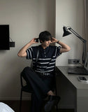 V-in stripe button collar short sleeve knit