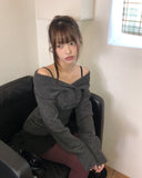 Oin Double Button Off-Shoulder Knit