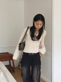 Claim Deep U-Neck Flower Slim Long Sleeve Knit
