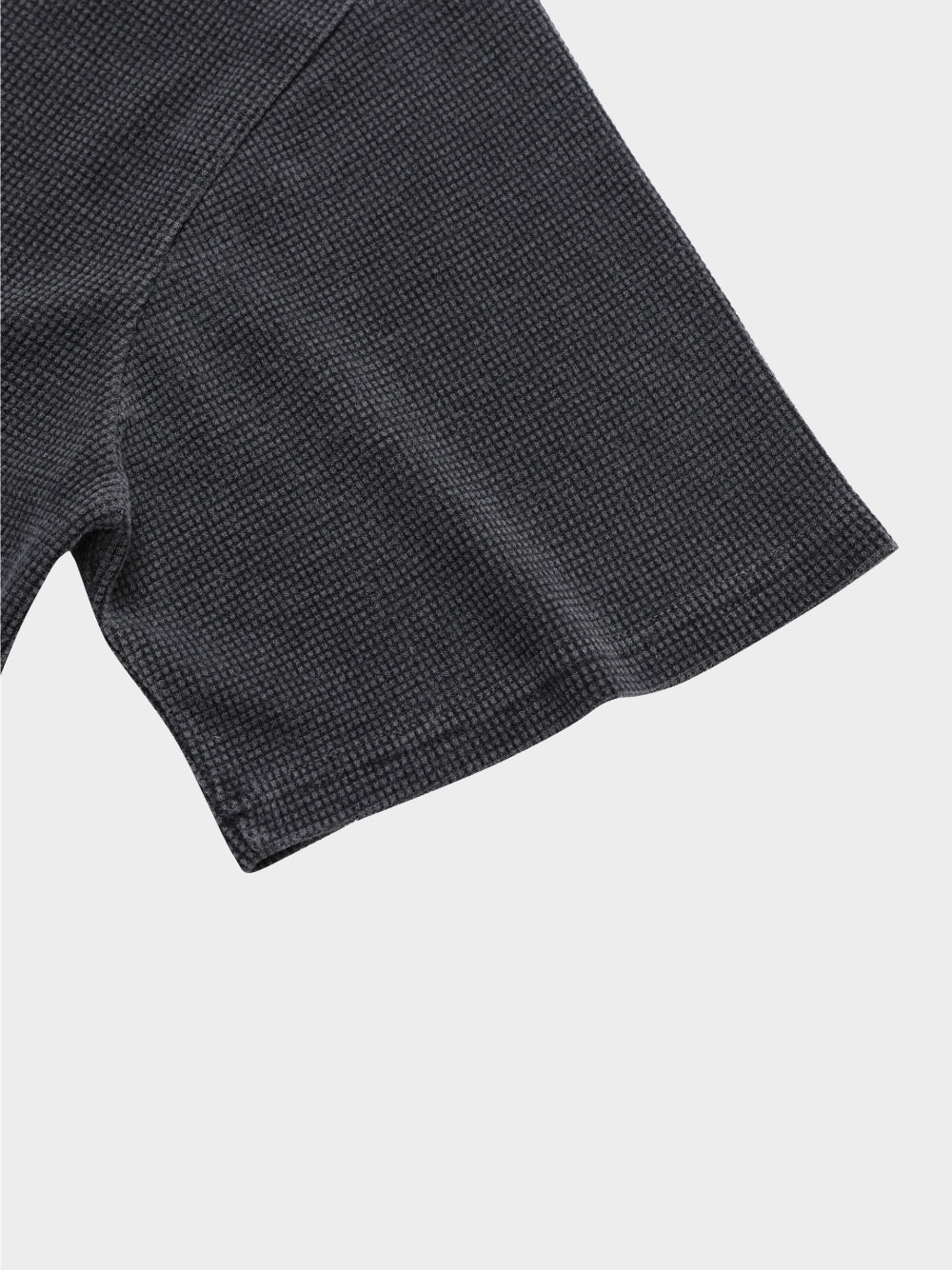 【DISCERNMENT】Loose Pigment Waffle Henley Neck DISCERNMENT (ディーサーメント) - ルーズピグメントワッフル