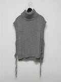 Turtleneck wool slit vest