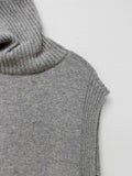 Turtleneck wool slit vest