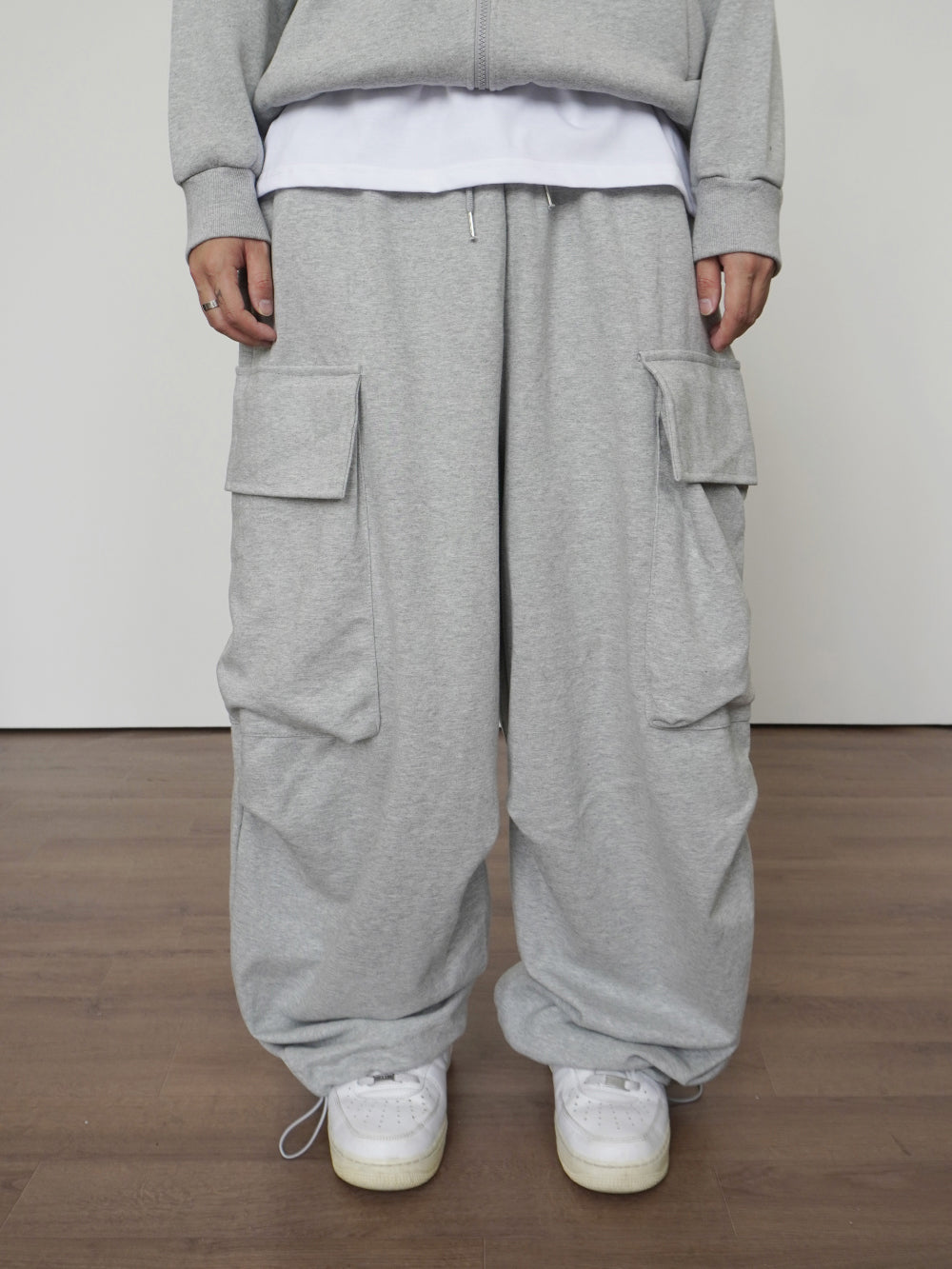 【DISCERNMENT】Fur Wrap Happo Cargo Sweatpants DISCERNMENT (ディーサーメント) - ファーラップハッポカーゴ