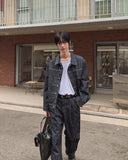 Friendly two-tuck wide denim pants