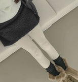 Dia Embroidered Hole Point Thick Span Winter Cotton Stockings