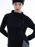 Casive button slit turtleneck