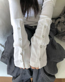 Two-in diagonal button hood T-shirt