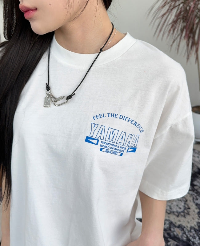 SATIIIZ (サティーズ) - ヘススヤマハ半袖Tシャツ / Hess YAMAHA