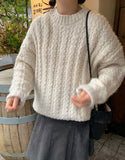 Ruckle cable wool over knit