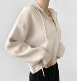 Soft and warm semi-cropped knit zip-up