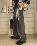 Sloped Wool One-Tuck Wide Slacks