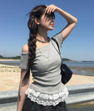 Bulk lace one-off strap short sleeve T-shirt