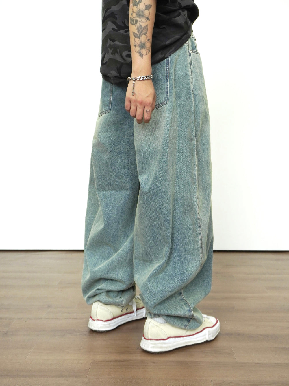 【DISCERNMENT】Trill balloon denim pants DISCERNMENT (ディーサーメント) - トリルバルーンデニムパンツ
