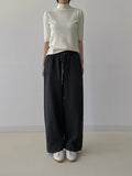 Mock neck three-quarter knit T-shirt