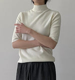 Mock neck three-quarter knit T-shirt