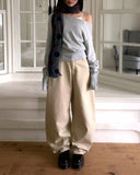 Rudan lip-neck button knit