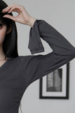 Slim V-neck Knit Top