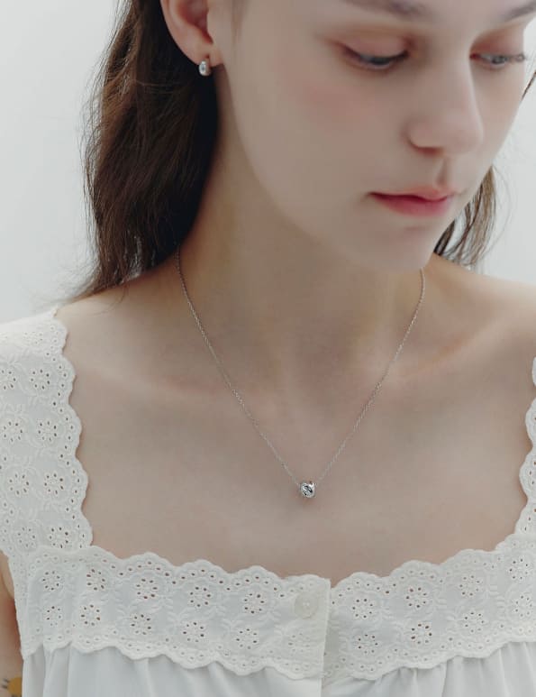 HYERES LOR – einz.jp