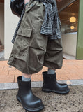 Bulky pintuck cargo Bermuda pants