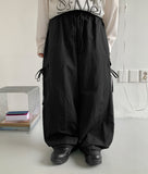 [BAONHAUS] Nylon Cargo Ribbon Bending Pants
