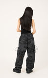 Camo distressed cargo string banding pants