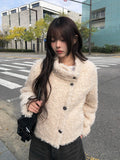 Akun Wool Fluffy Short Button Fur Jacket