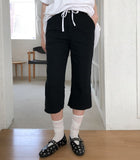Ponin Slit Capri Pants
