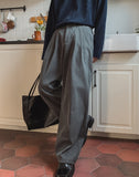 Izu brushed two-tuck slacks