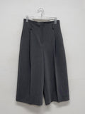 Meir Non-Obi Bermuda Slacks