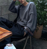 Shoulder drop unbalance v neck crop knit