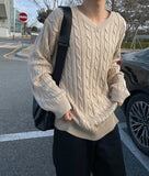 Hale Semi-Over V-Neck Knitwear