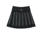 BUCKLE DENIM PLEATS SKIRT