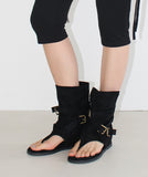 HIGH-NECK SLEEVELESS SHIRT