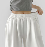 Side Pin Tuck Hip Volume Up Wide Bermuda Knee Length three quarter Banding Pants