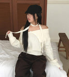 Hanel button off-shoulder muffler knit