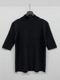 Mock neck three-quarter knit T-shirt