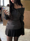 Knots Double Button Off-Shoulder Slim Knit