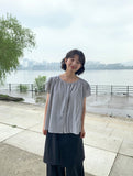 Uchet wrinkle stripe short-sleeved blouse
