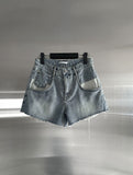 Out-pocket denim shorts