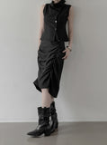Noirine Button High-Neck Sleeveless Vest