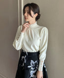 Genuine Pearl Slit Frill Turtleneck Knit