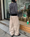 Foil-cut pintuck cotton balloon pants