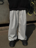 Two-tuck Balloon Jogger Pants