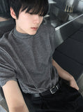Cut line mock neck short sleeve T-shirt