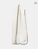 Mutton color matching knit muffler