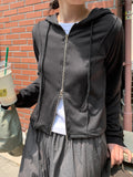 Dimmed incision two-way hood zip-up