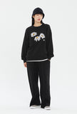 TRIPLE DAISY CREWNECK